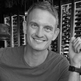 Portretfoto van Arne Schoenmakers, Co-founder en Technologie van Taxety